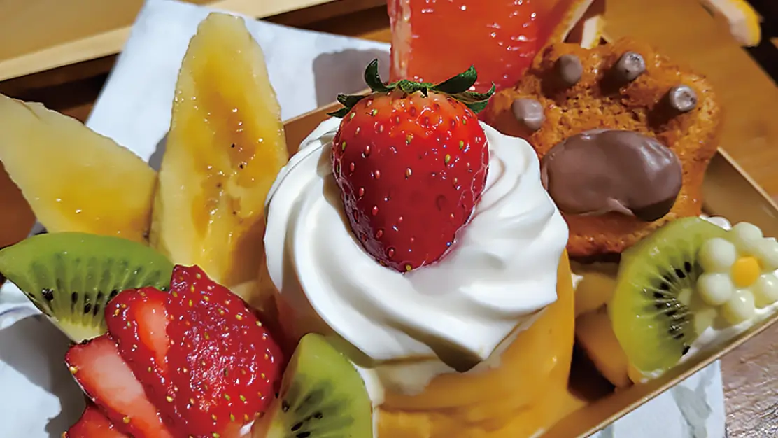 軽井沢産フルーツ使用のプリンアラモード